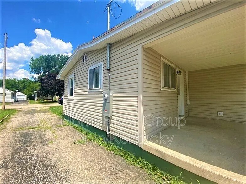 Building Photo - 4618 Farnham Ave
