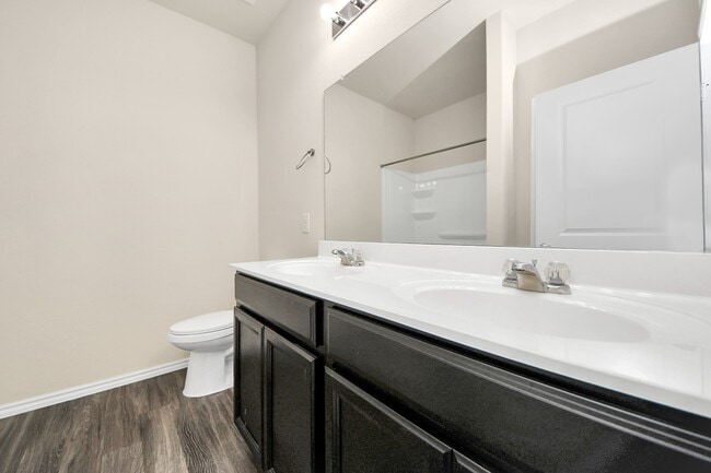 Building Photo - 14626 Sierra Garden Dr