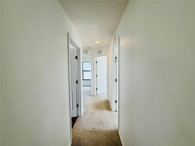 Building Photo - 1090 Woodlark Dr