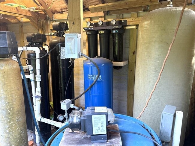 Building Photo - 2703 Aein Rd