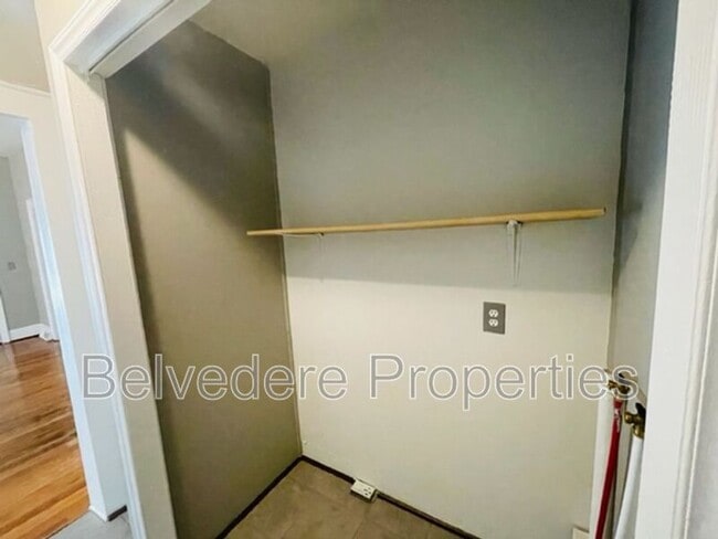 Building Photo - 211 W 7th Ave