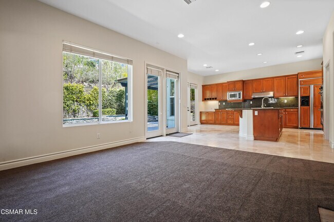Building Photo - 6077 Mandeville Pl