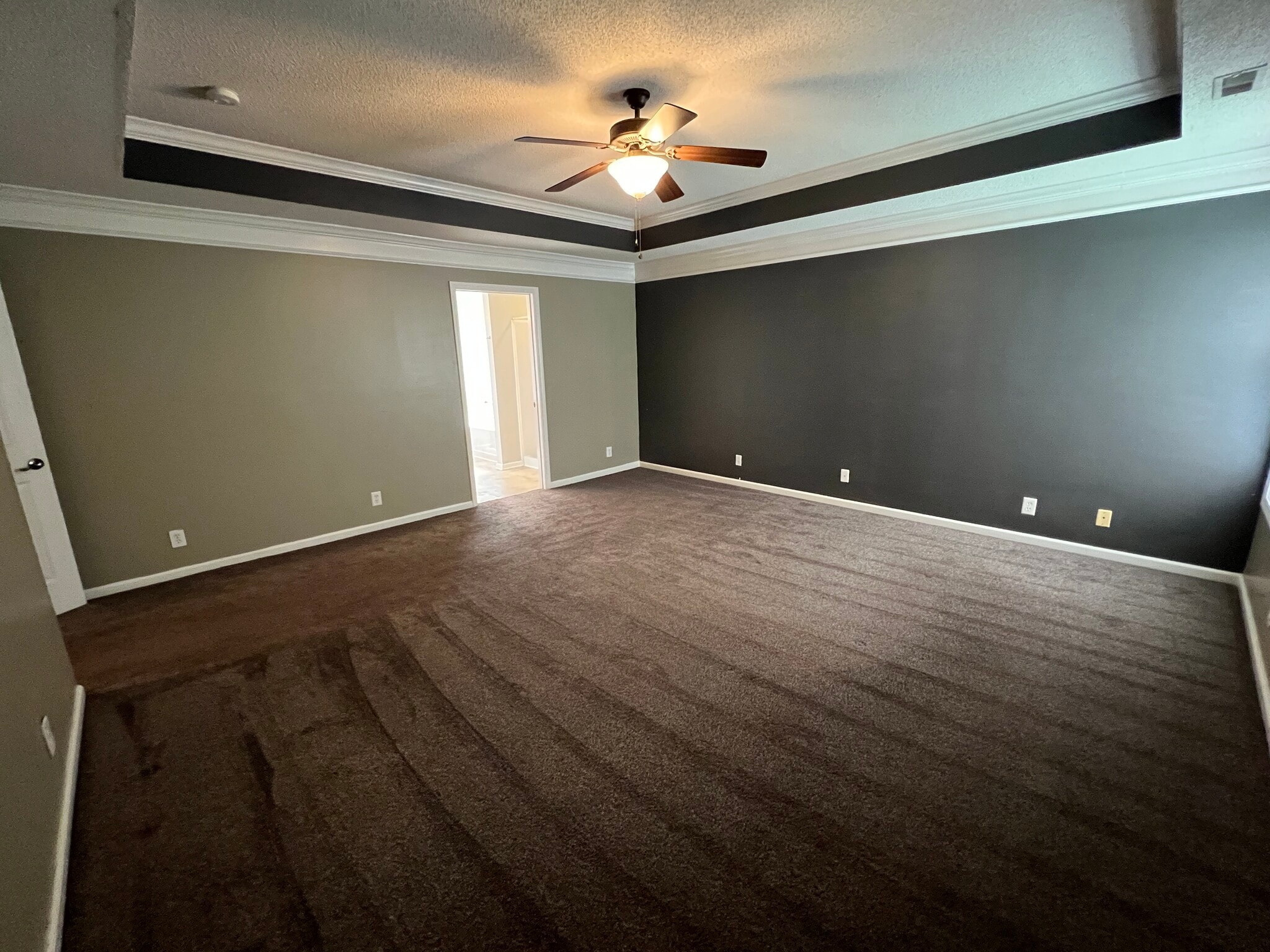 Building Photo - 450 Winding Bluff Way
