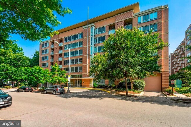 Building Photo - 350 G St SW