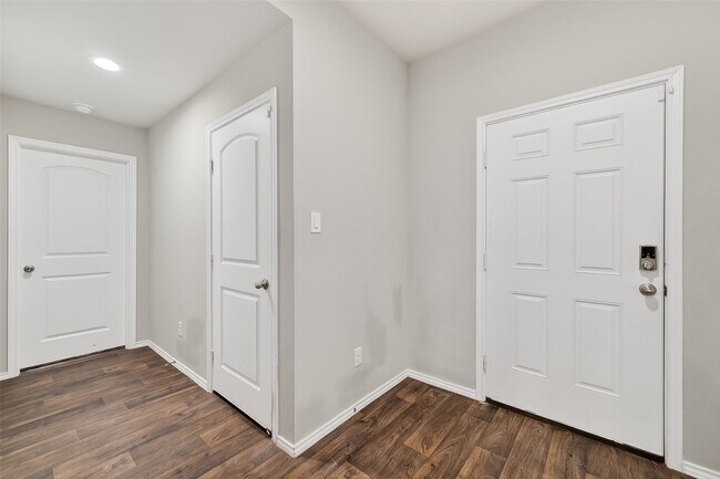 Building Photo - 20926 Belmont Village Wy