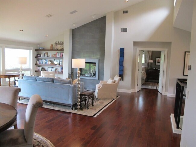 Building Photo - 8314 Appalachian Dr