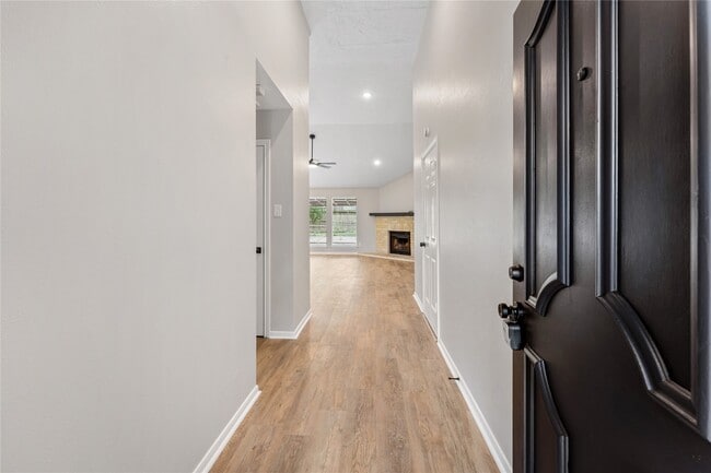 Building Photo - 8219 Winding Meadow Ct