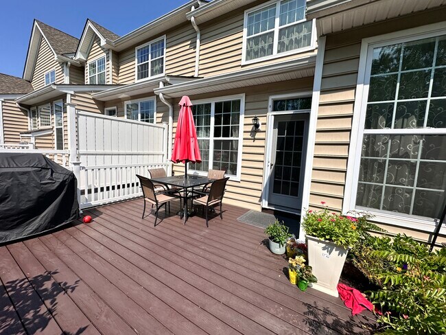 Building Photo - 126 Iron Hill Way