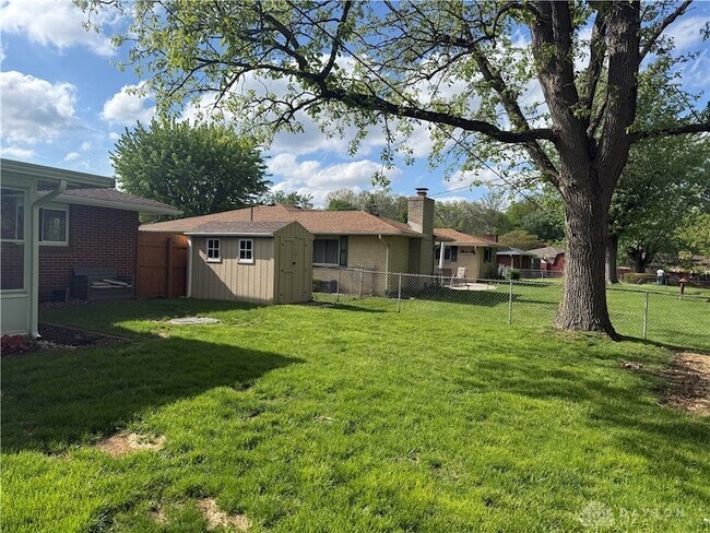 Building Photo - 6418 Oakhurst Pl