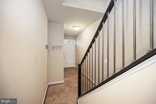 Building Photo - 100 Nestor's Pl