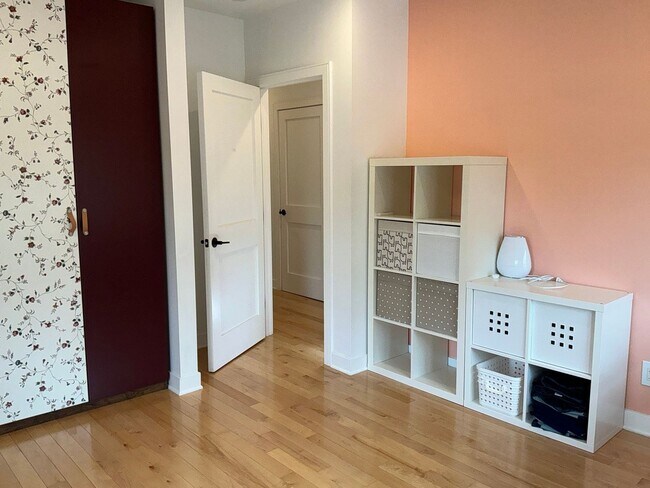 Building Photo - Fully remodeled 4BR 2.5BA colonial in 4 corners area of Silver Spring
