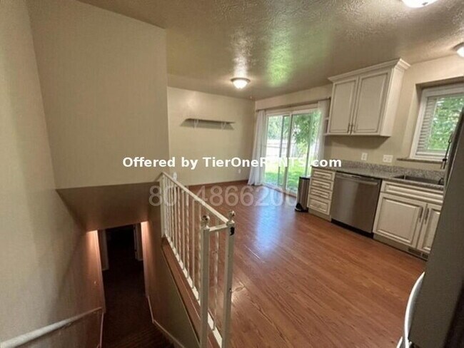 Building Photo - This property offers a NO DEPOSIT option available for qualified renters!