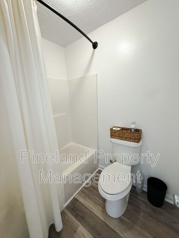 Building Photo - 301 Buckeye Dr