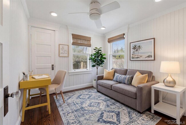 Building Photo - 424 Main St