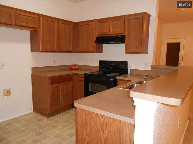 Building Photo - Charming 3-Bed, 3-Bath Home with Fireplace...