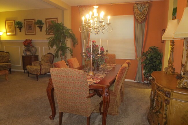 Building Photo - Fully Furnished Model Home- 3 Bedroom 2 Ba...