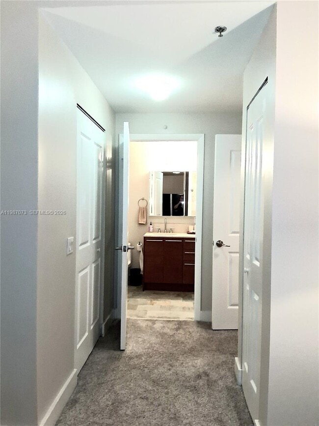 Building Photo - 2641 N Flamingo Rd