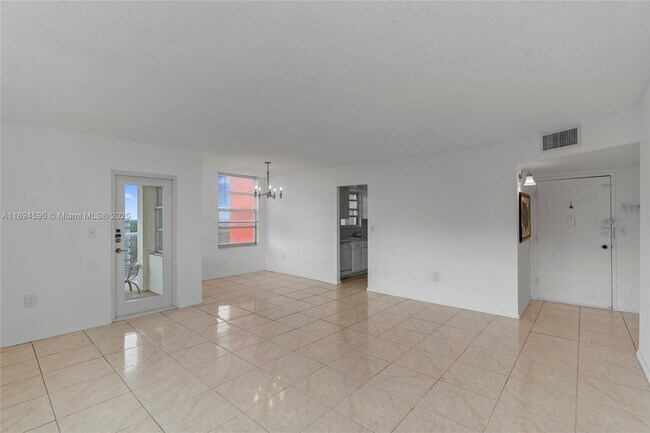 Building Photo - 1301 NE Miami Gardens Dr