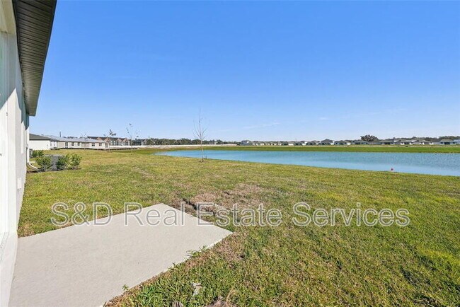 Building Photo - 2106 Rosewood Dr