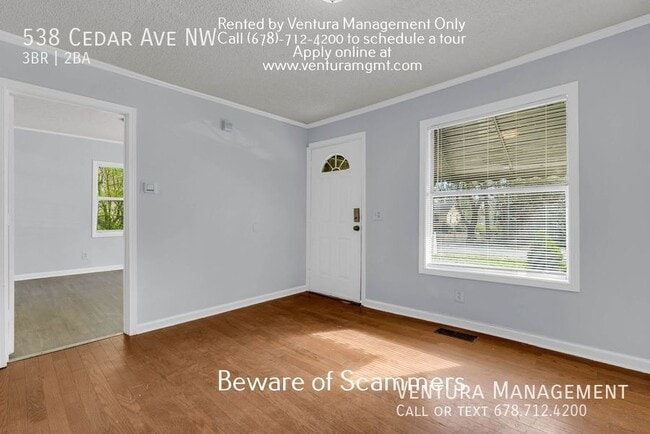 Building Photo - 538 Cedar Ave NW