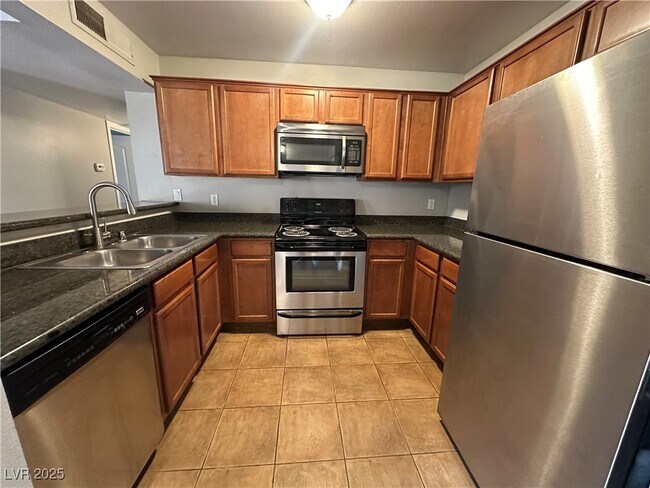 Primary Photo - 2120 Sealion Dr