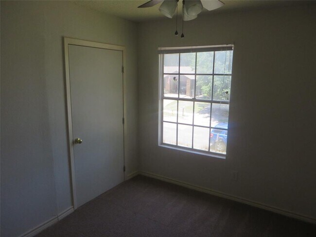 Building Photo - 4511 W Village Ct