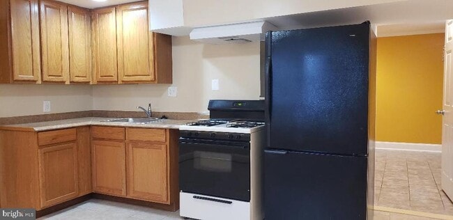 Building Photo - 9207 4th St