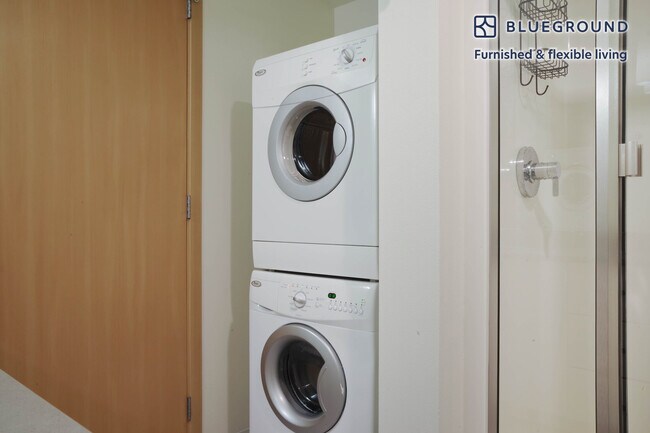 Building Photo - 311 Cedar St