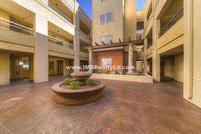 Building Photo - Meridian Furnished 1 Bd | 1 Ba Luxury Condo