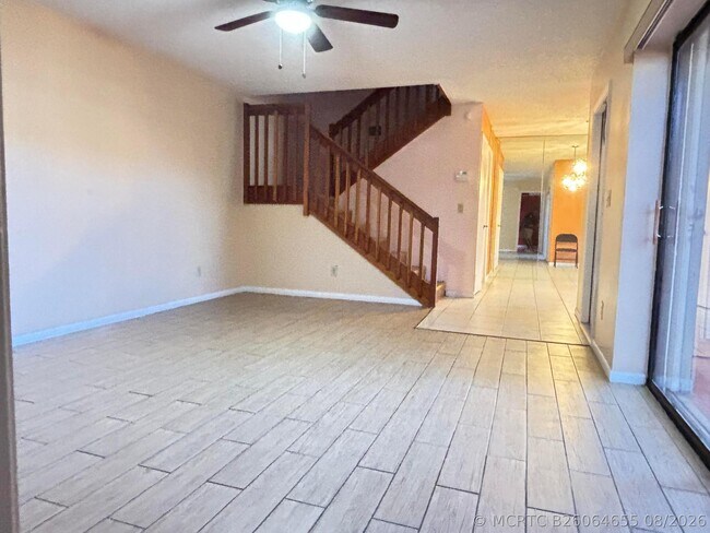 Building Photo - 1701 S Coral Terrace