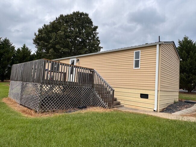 Building Photo - 9256 State Hwy 49