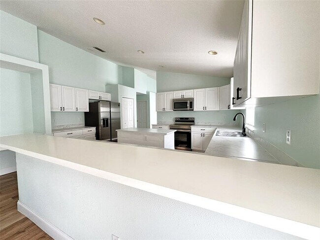Building Photo - 4663 Doral Park Ave