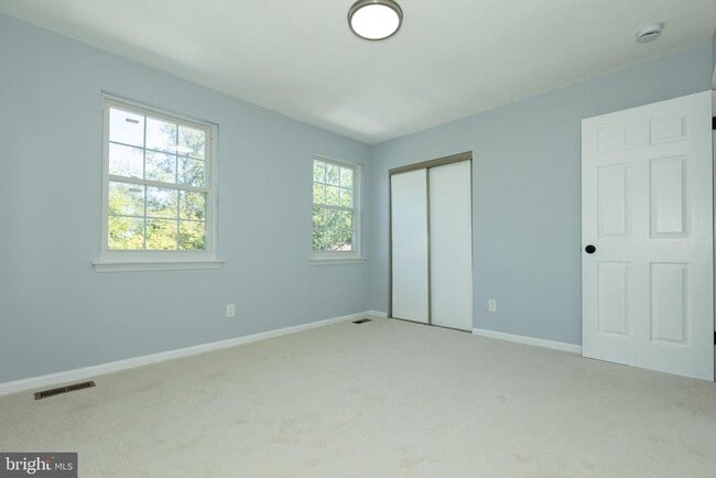Building Photo - 13640 Deerwater Dr