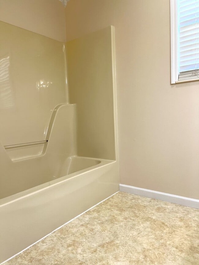 Building Photo - Maryville 37804 - 3 bedroom 2.5 bath - call Adam Sharp 865-254-0980