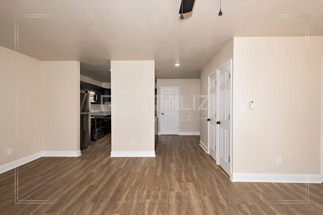 Building Photo - 1704 McGill Ave