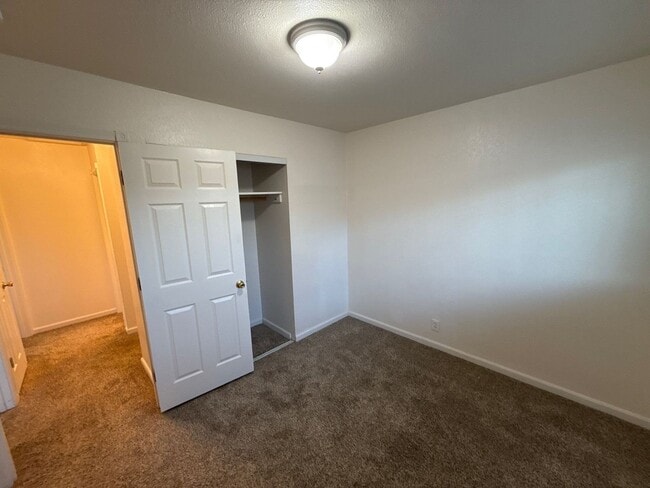 Building Photo - 1215 NW 11th St