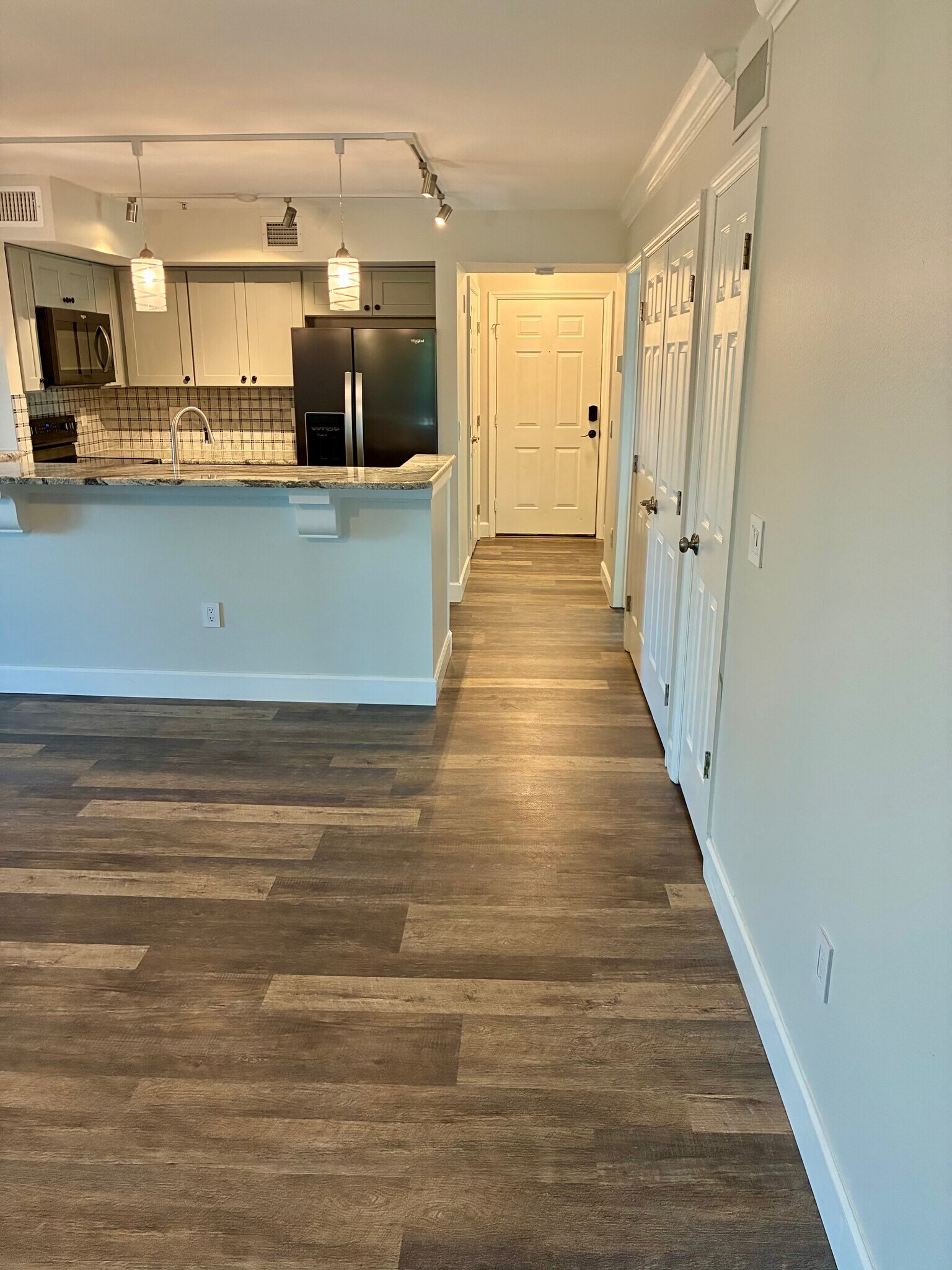 Building Photo - 2400 Feather Sound Dr