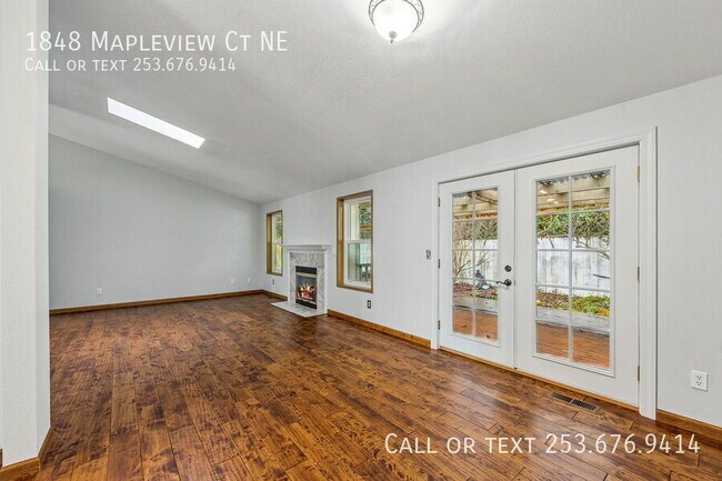 Building Photo - 1848 Mapleview Ct NE