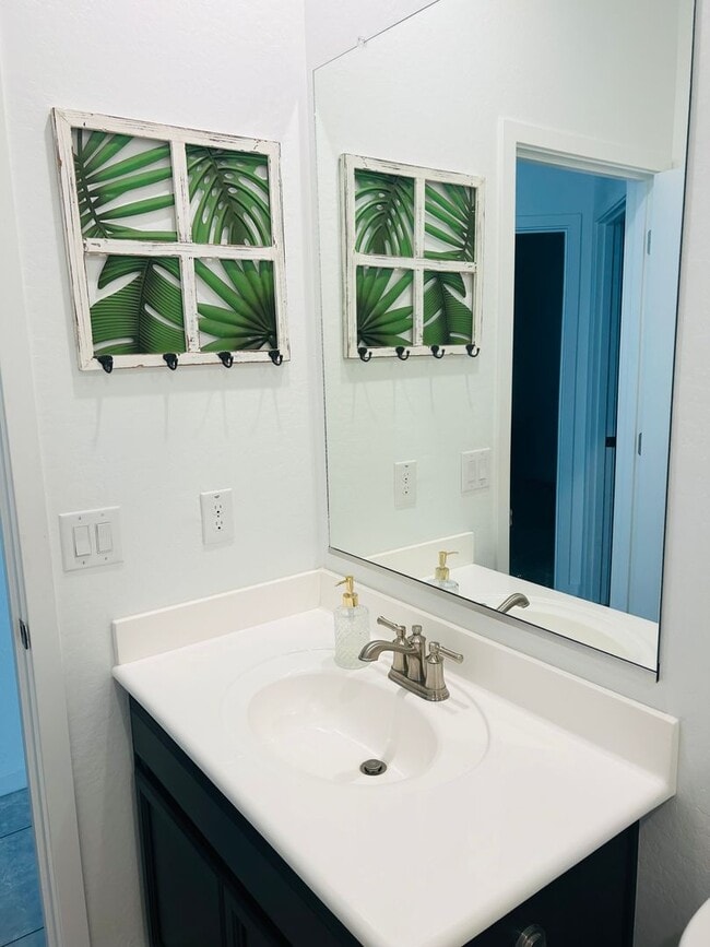 Building Photo - Move-In Ready Surprise Home – Military Dis...