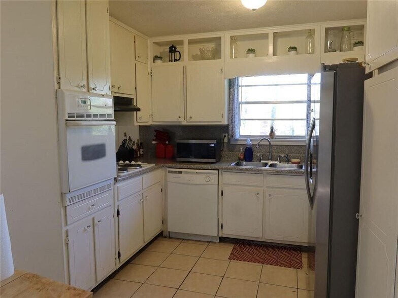 Building Photo - 651 Mincey Woods Ct