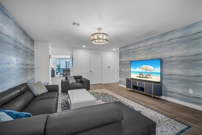 Building Photo - 900 N Ocean Blvd