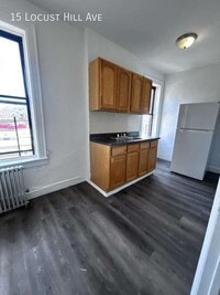 Building Photo - 15 Locust Hill Ave