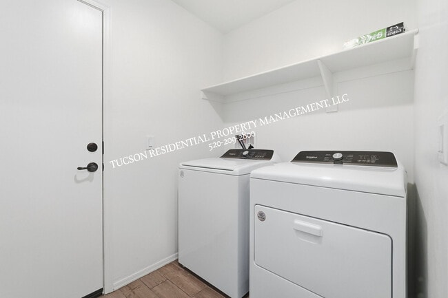 Building Photo - 8839 E Raven Hill Wy