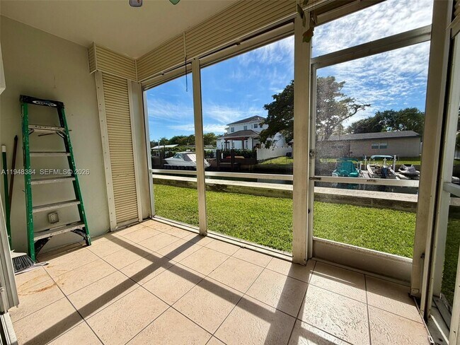 Building Photo - 13105 Ixora Ct