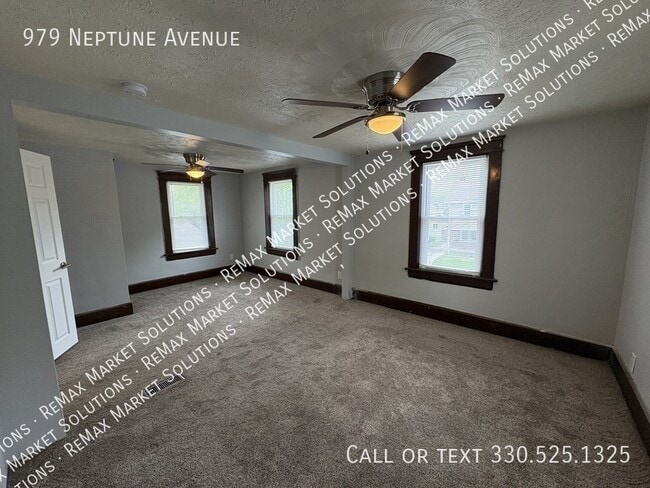 Building Photo - 979 Neptune Ave