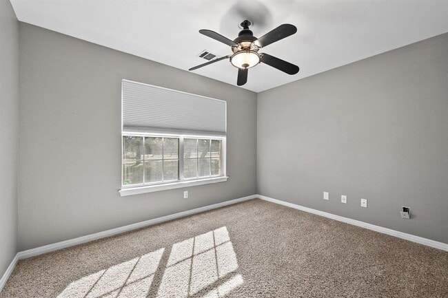 Building Photo - 4204 Bob Wire Rd