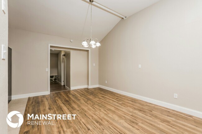 Building Photo - 1567 Lavilla St