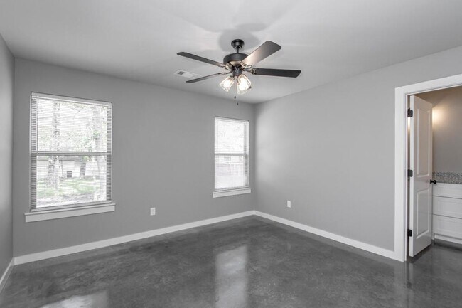 Building Photo - 106 Hemlock Ave