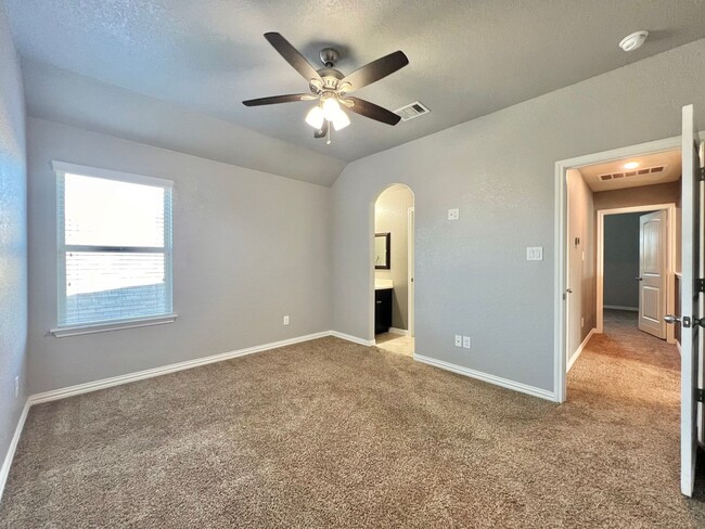 Building Photo - Gorgeous and spacious 4 bed 3.5 bath in Ka...