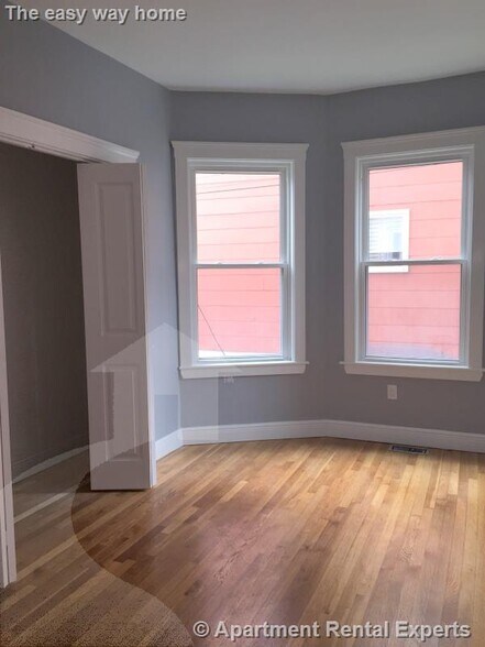 Building Photo - 374 Prospect St